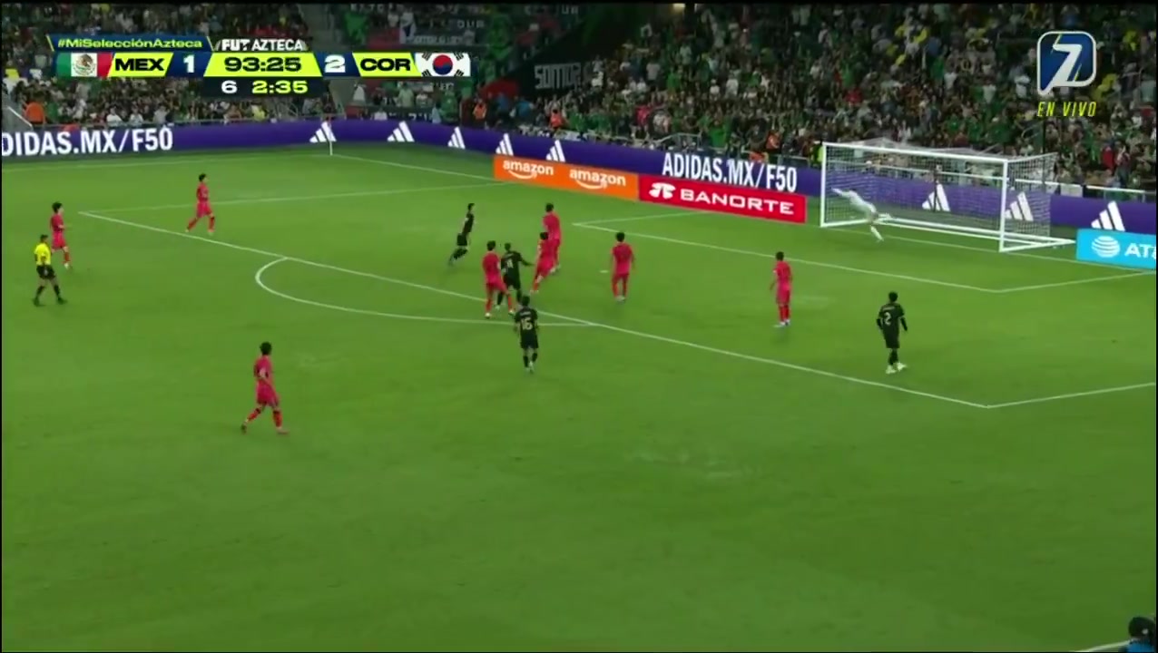 b体育官网-美妙弧线!米兰前锋希门尼斯弧顶转身兜射破门,94分钟绝平韩国!